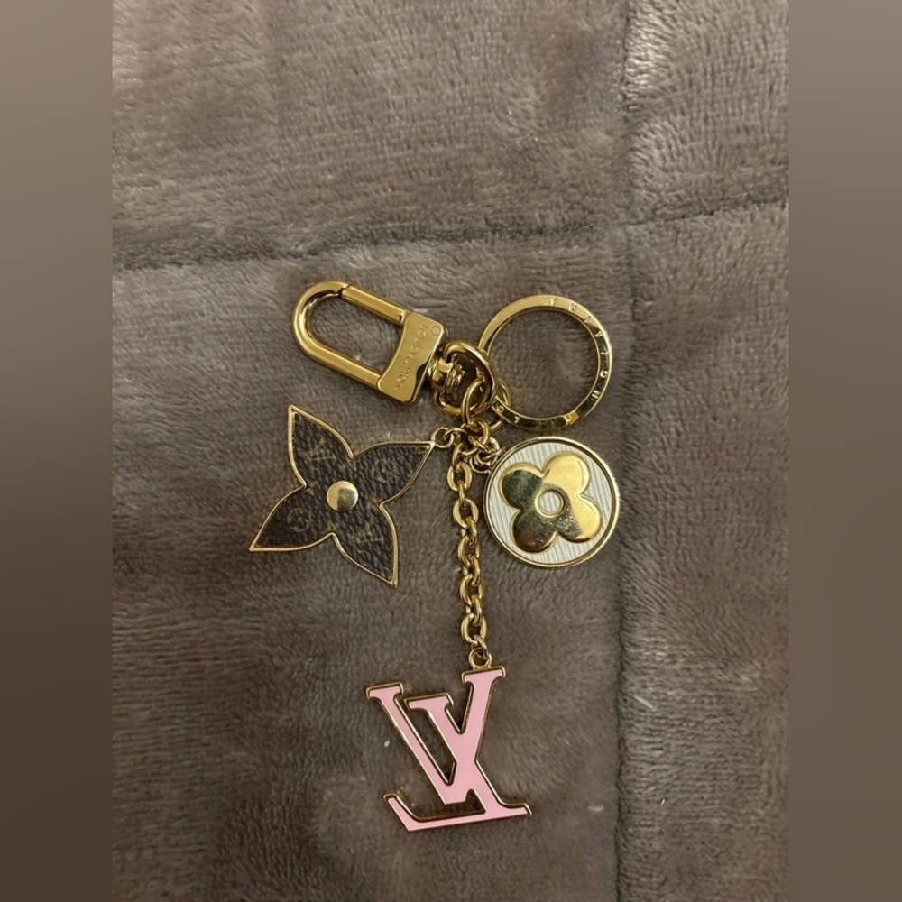 Louis Vuitton Spring Street Bag Charm and Key Holder - Picture 2 of 7